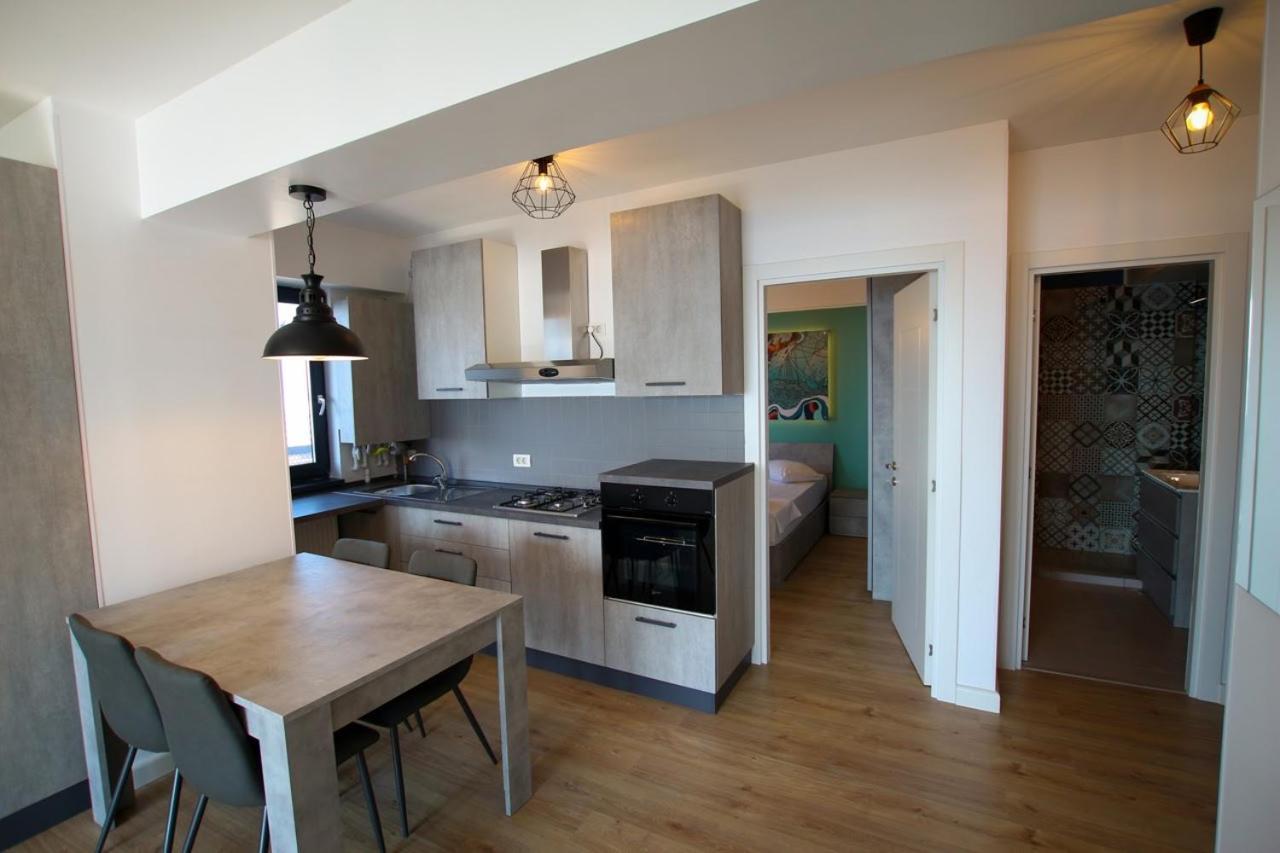 Lake Boutique Apartments & Rooms Mamaia Buitenkant foto