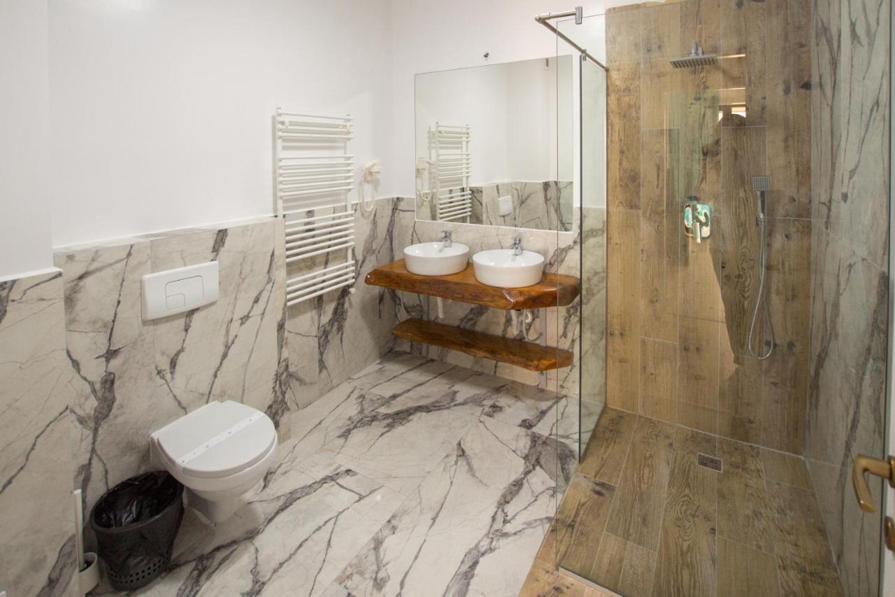 Lake Boutique Apartments & Rooms Mamaia Buitenkant foto